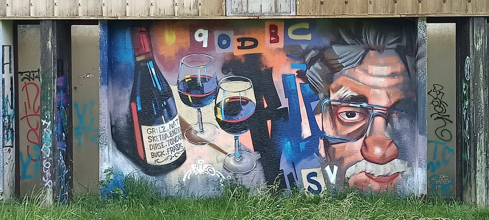 L'homme au cigare et au vin — Street art à Sainte-Luce-sur-Loire
