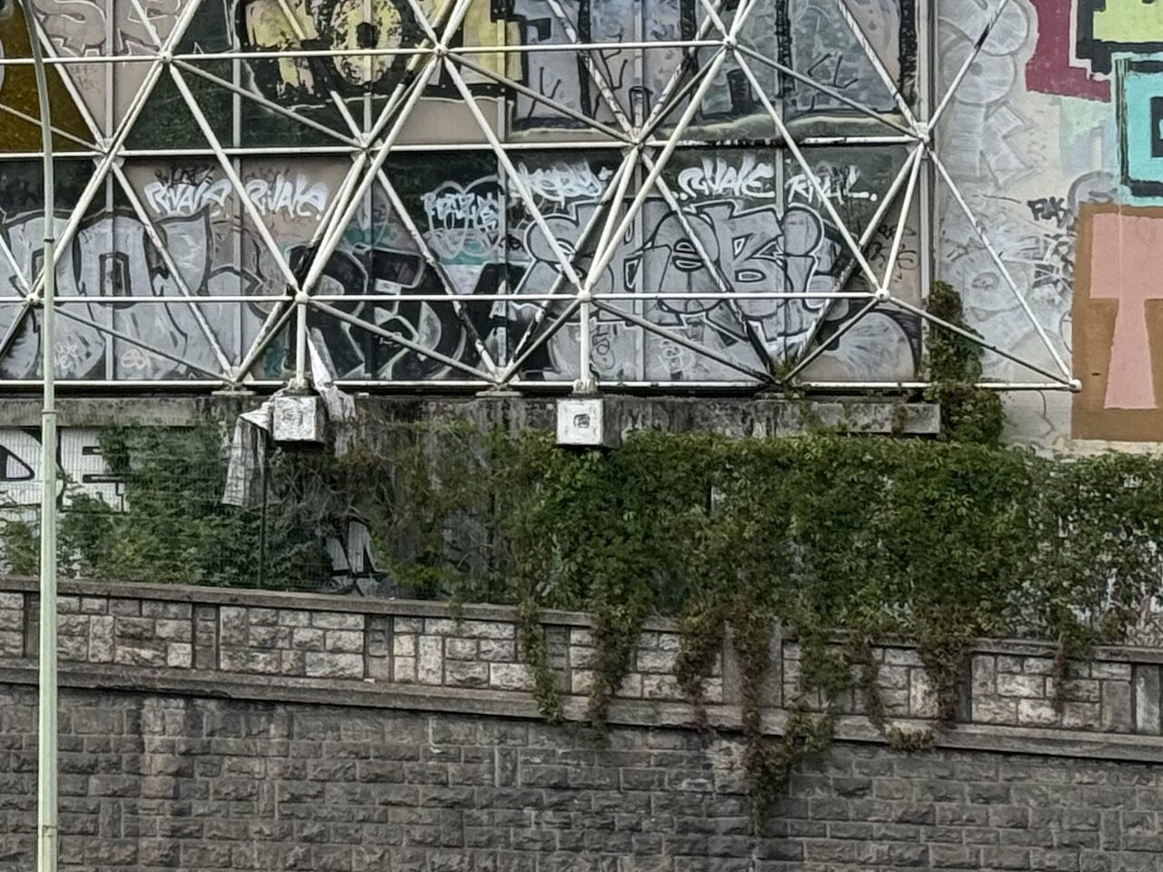 PA_792, Space Invader on Voie DQ/13 — Street art by Invader in Paris