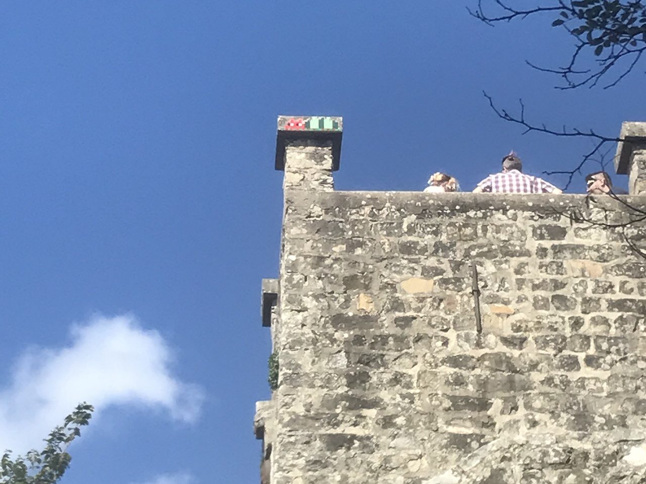 FTBL_38, Space Invader de la route Remard — Street art de Invader à Fontainebleau