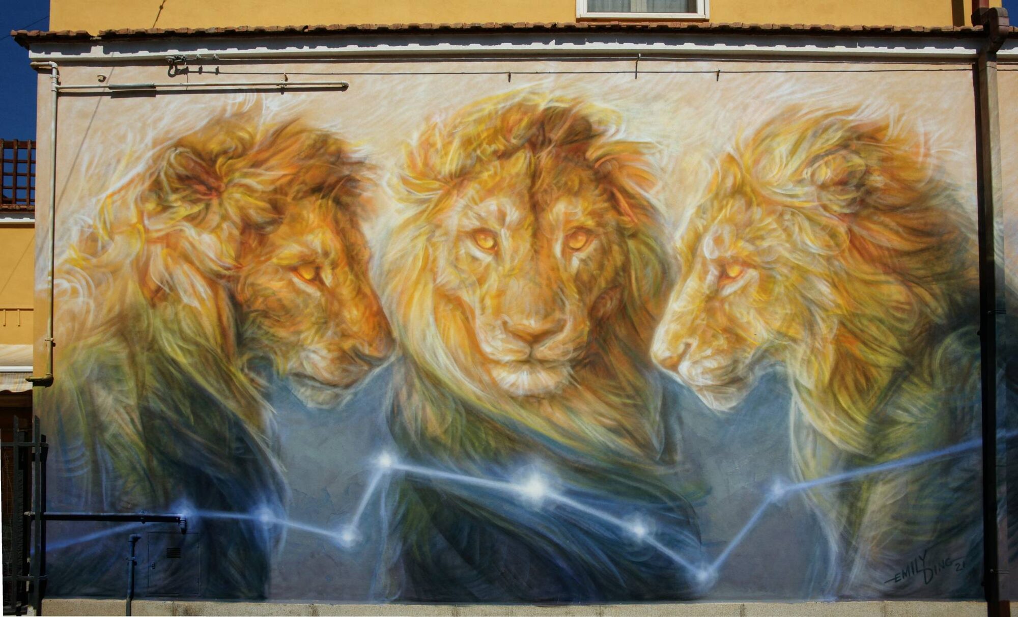 Trois lions — Street art de Emily Ding à Stornara