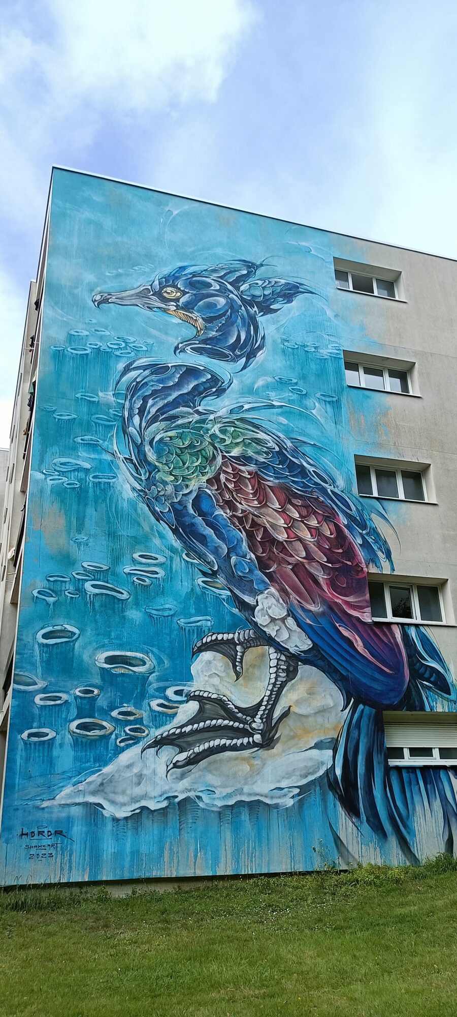 Blue migratory bird, by Horor — Street art by Horor in Saint-Brieuc