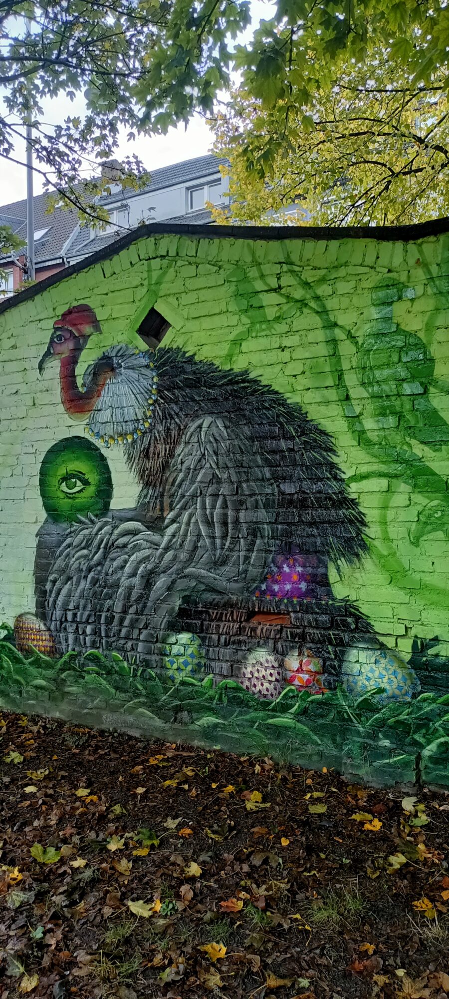 Vautour couvant des œufs peints — Street art de Colorrevolution e.V. à Köln