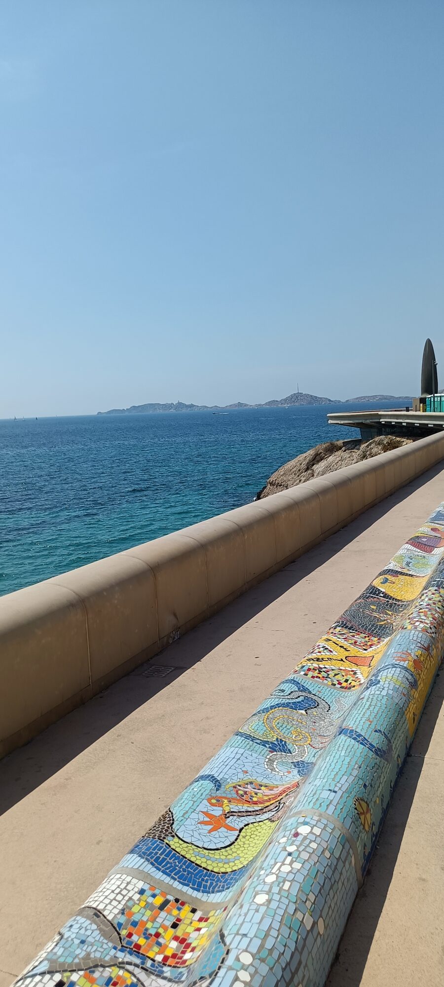 Banc mosaïque de la Corniche — Street art à Marseille
