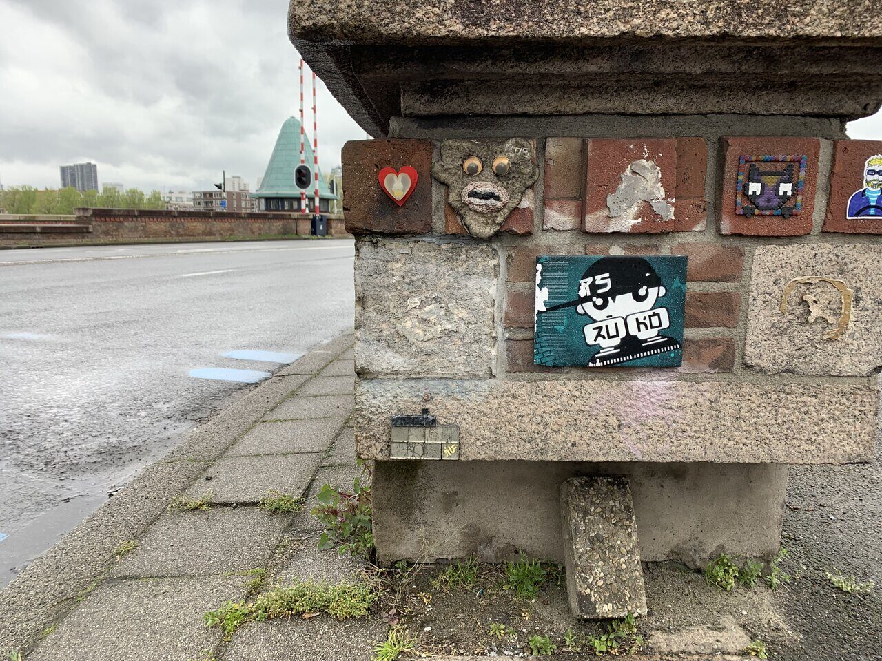 RTD_12, Space Invader on Koninginnebrug — Street art by Invader in Rotterdam