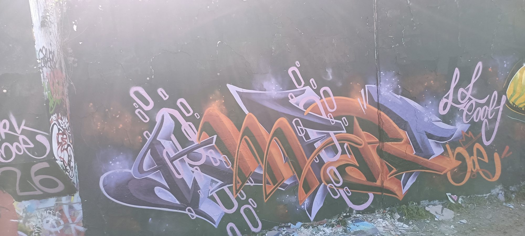 Lilac Wildstyle with Chain Links — Street art in Berlin