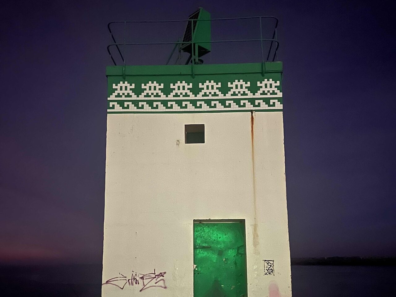 BAB_50, Space Invader de l'avenue de l'Adour — Street art de Invader à Anglet
