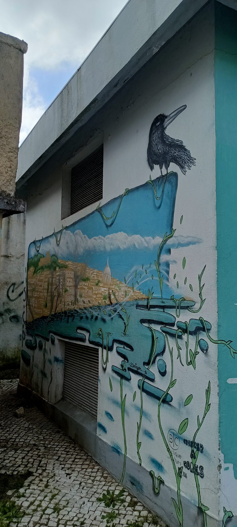 Crow over Lisbon Panorama — Street art in Lisboa