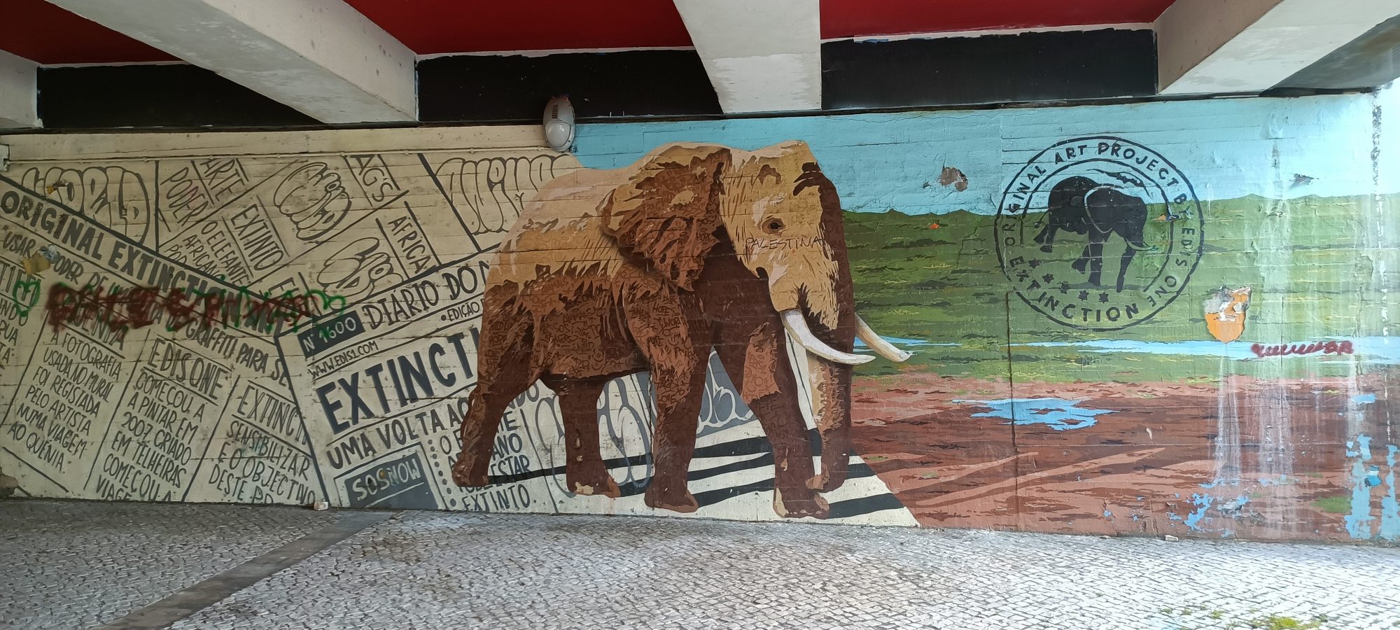 Éléphant en Voie d'Extinction — Street art à Lisboa