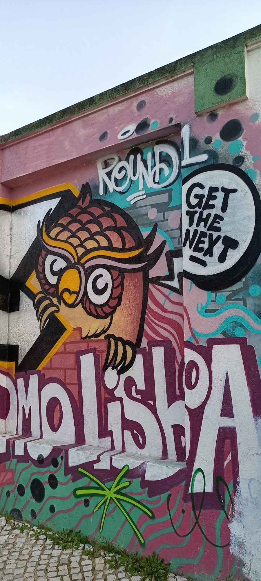 Round 1 Owl and Demolisha Lettering — Street art by Colectivo RUA in Lisboa