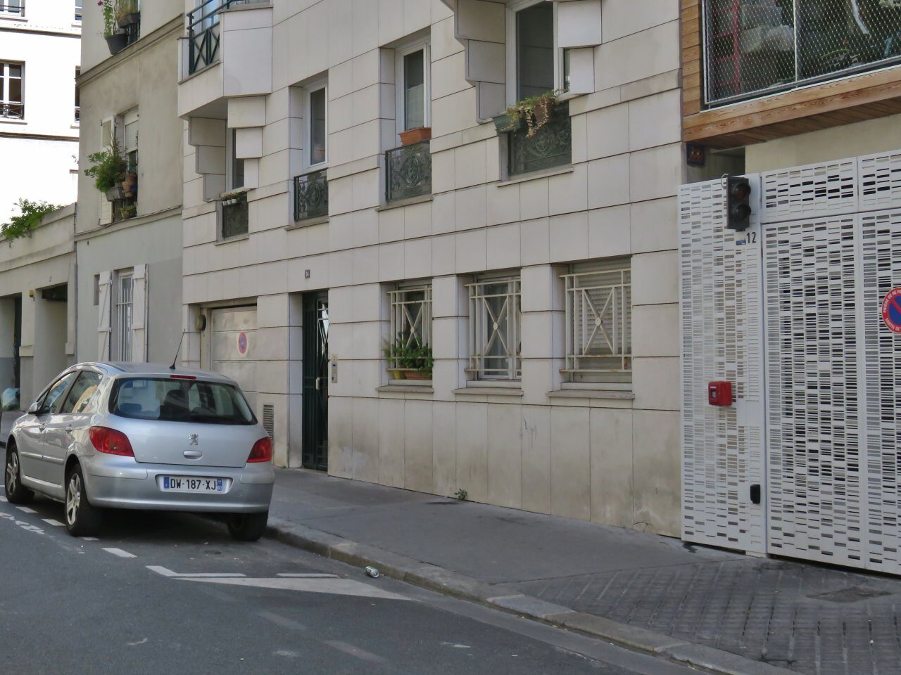 PA_275, Space Invader de la rue Pierre Dupont — Street art de Invader à Paris