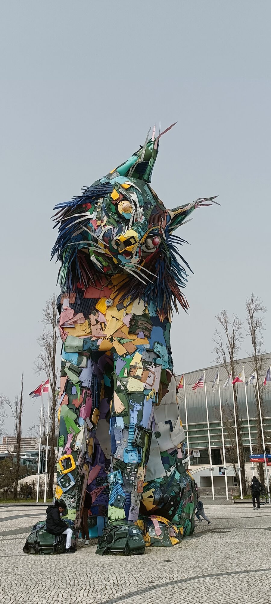 Lince ibérique en déchets, par Bordalo II — Street art de Bordalo II à Lisboa