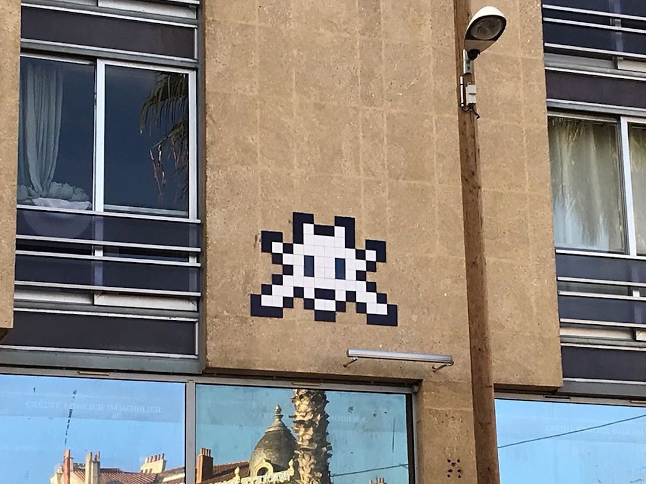 MARS_67, Space Invader de Castellane — Street art de Invader à Marseille