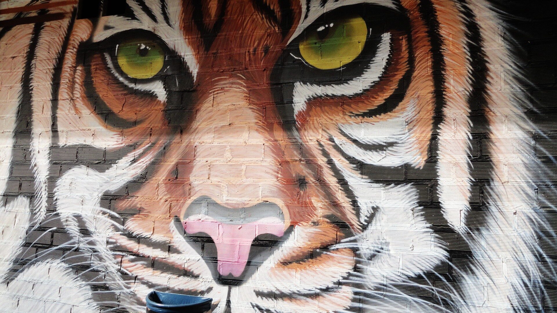 Survivor of the Animal World — Street art by Manuel García Juan in La Bañeza