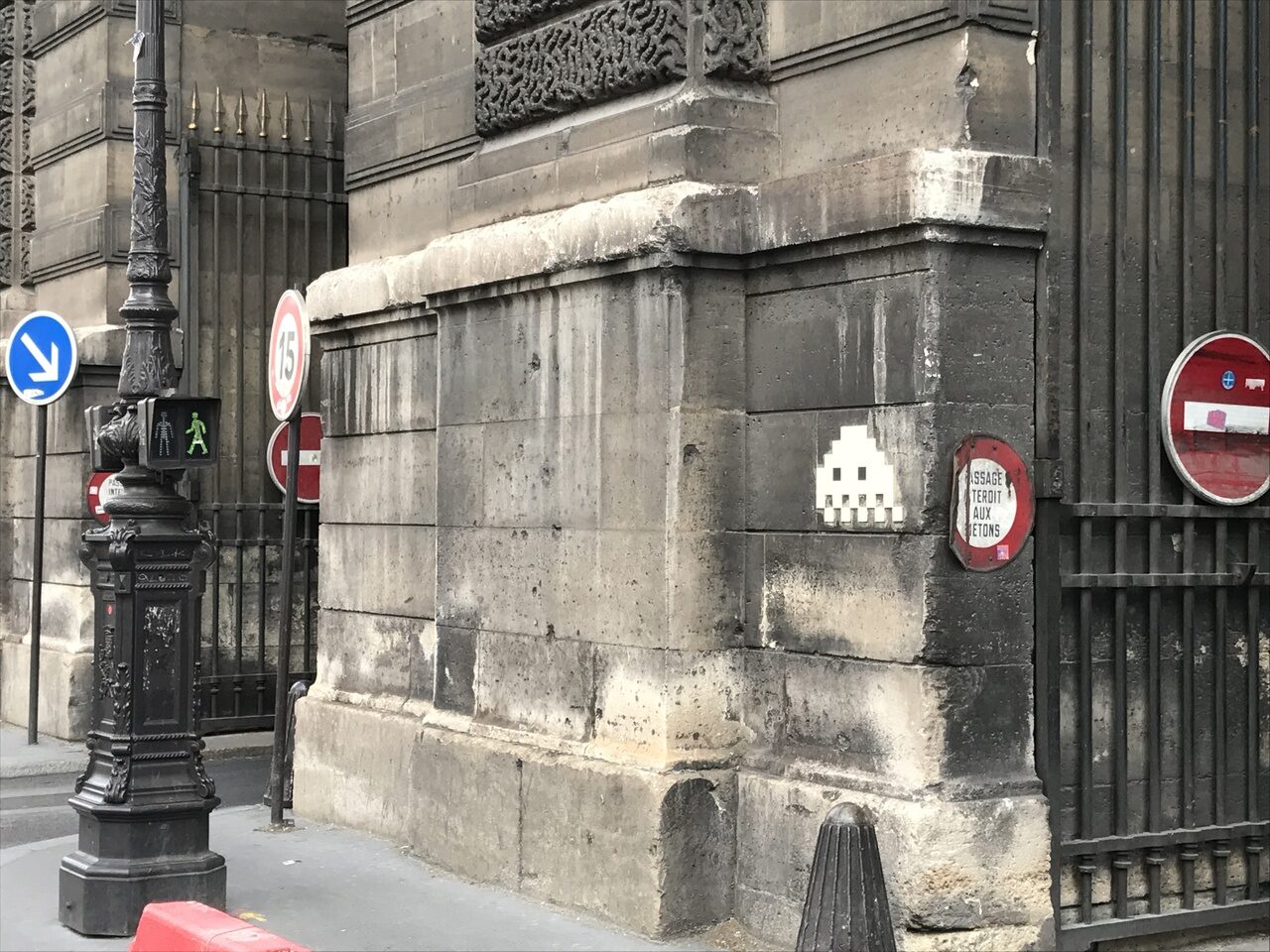 PA_88, Space Invader on 99 Rue de Rivoli — Street art by Invader in Paris