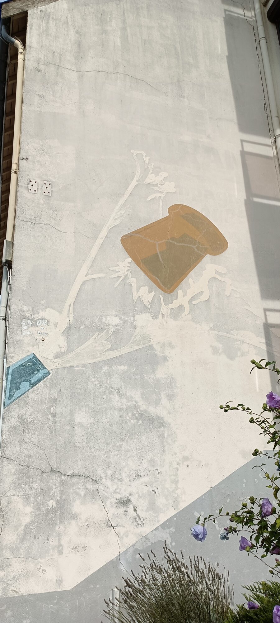 Tranche de pain et tige effacées — Street art à Reims