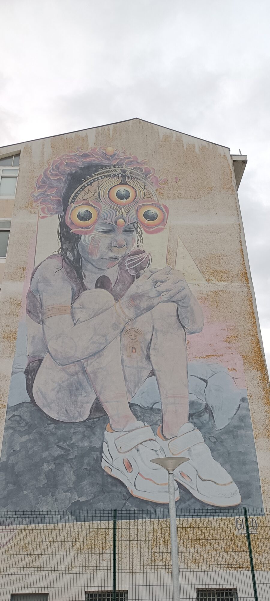 Heart of Gold — Street art by Gleo in Lisboa