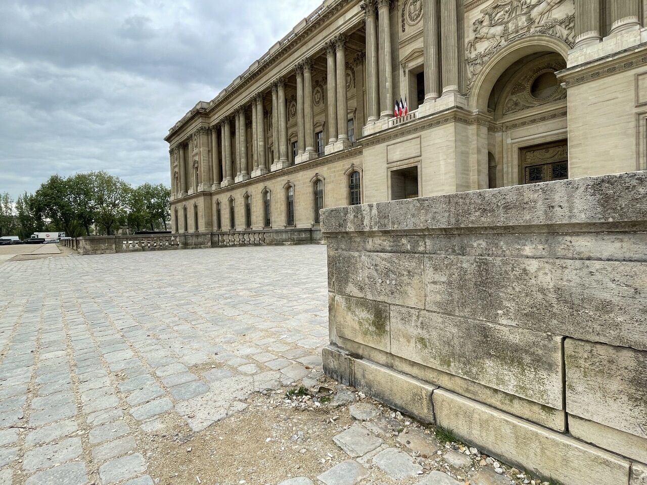 PA_134, Space Invader de la Cour Carrée — Street art de Invader à Paris