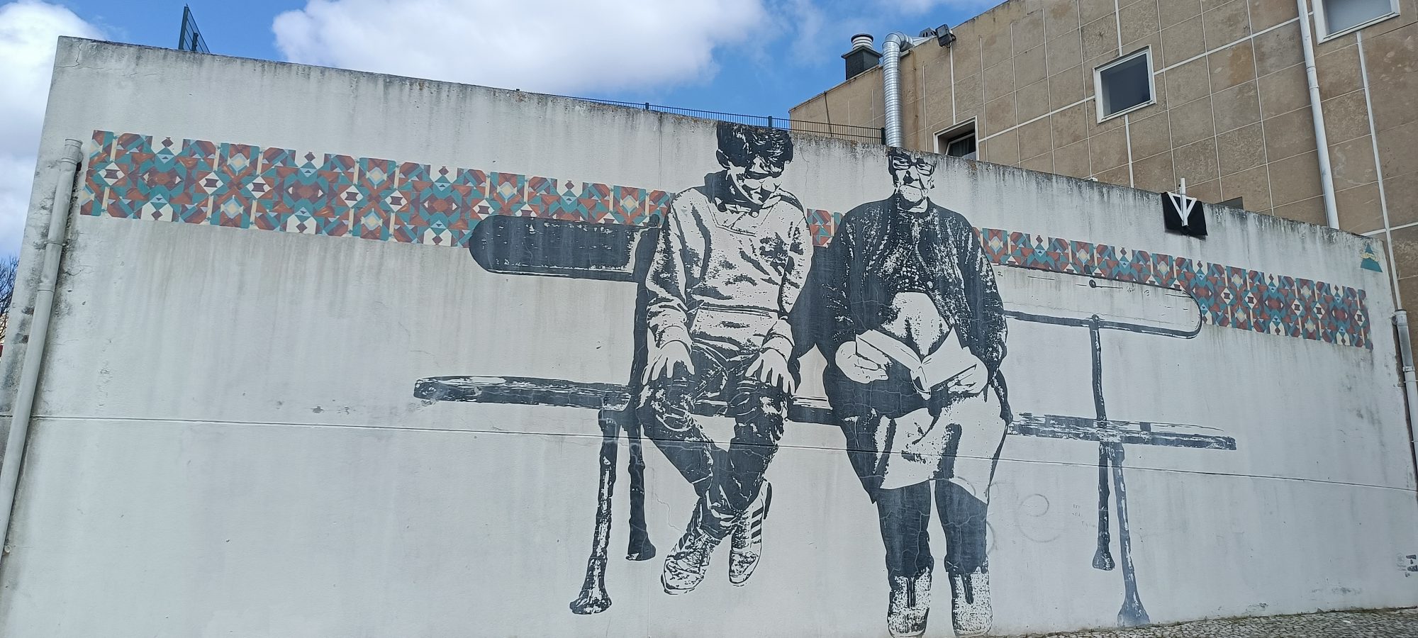 Two Elders on a Bench - Azulejo — Street art by BIGOD in Lisboa