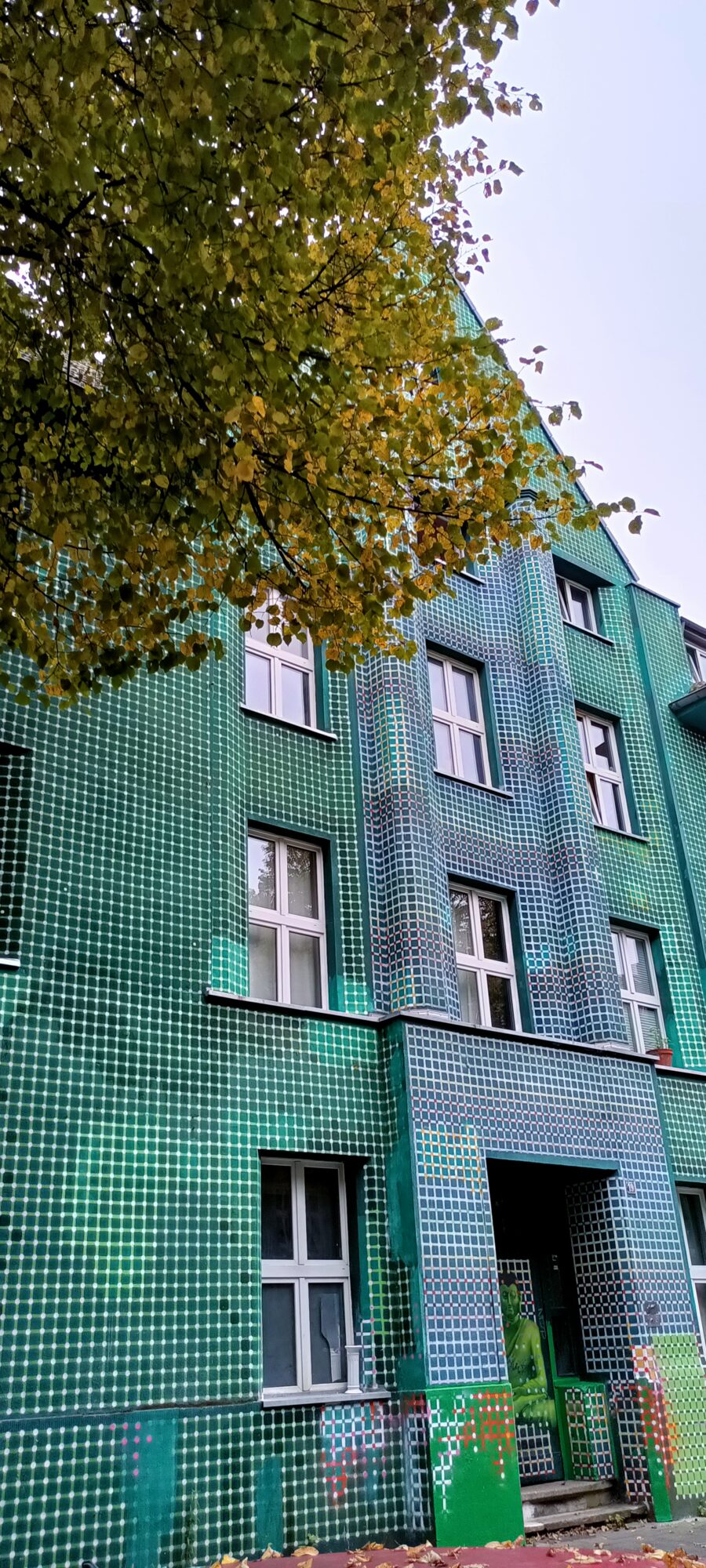 Raster #1, Ben Mathis's green grid — Street art by Ben Mathis in Düsseldorf
