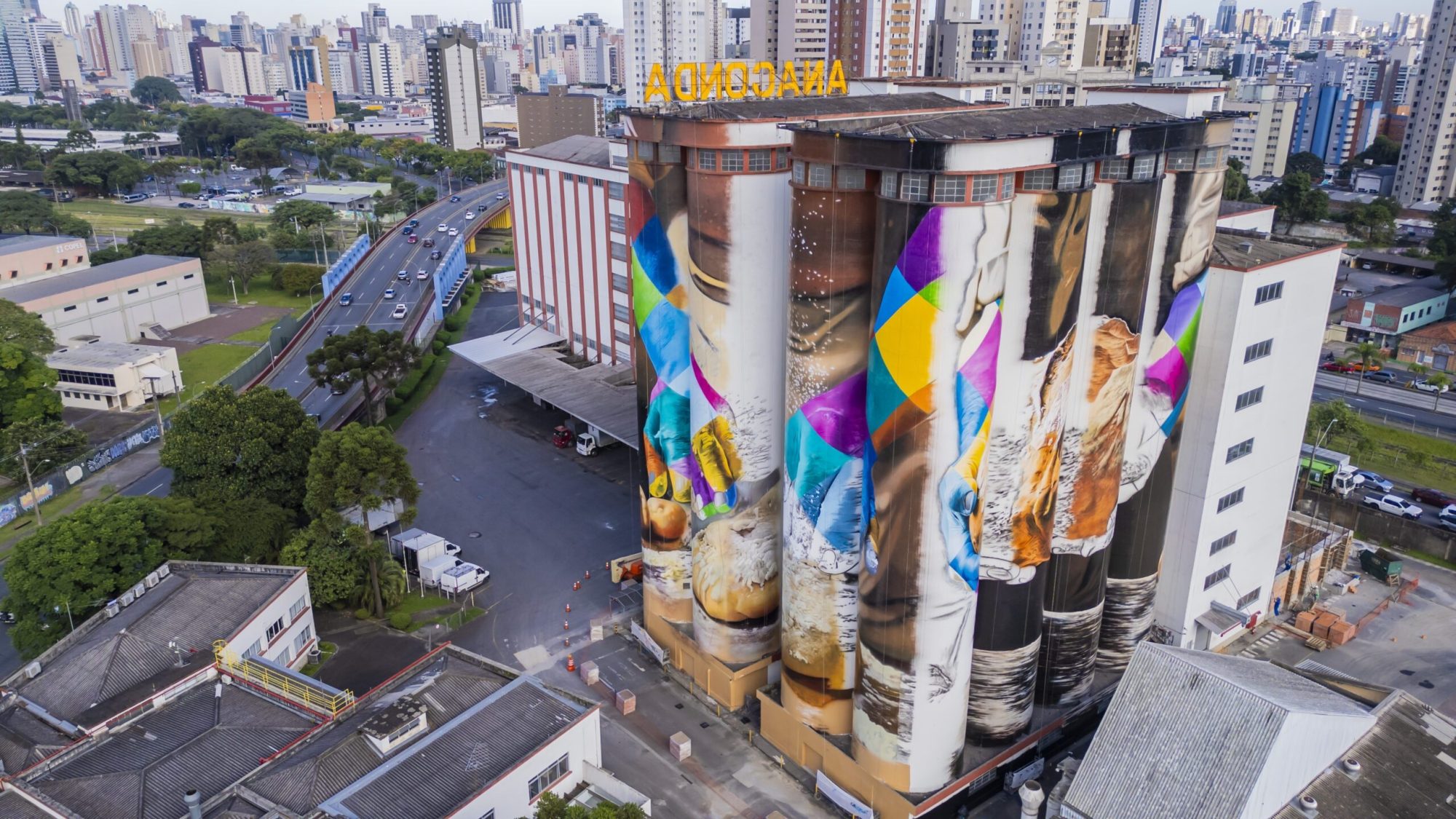Cycles — Street art by Eduardo Kobra in Curitiba