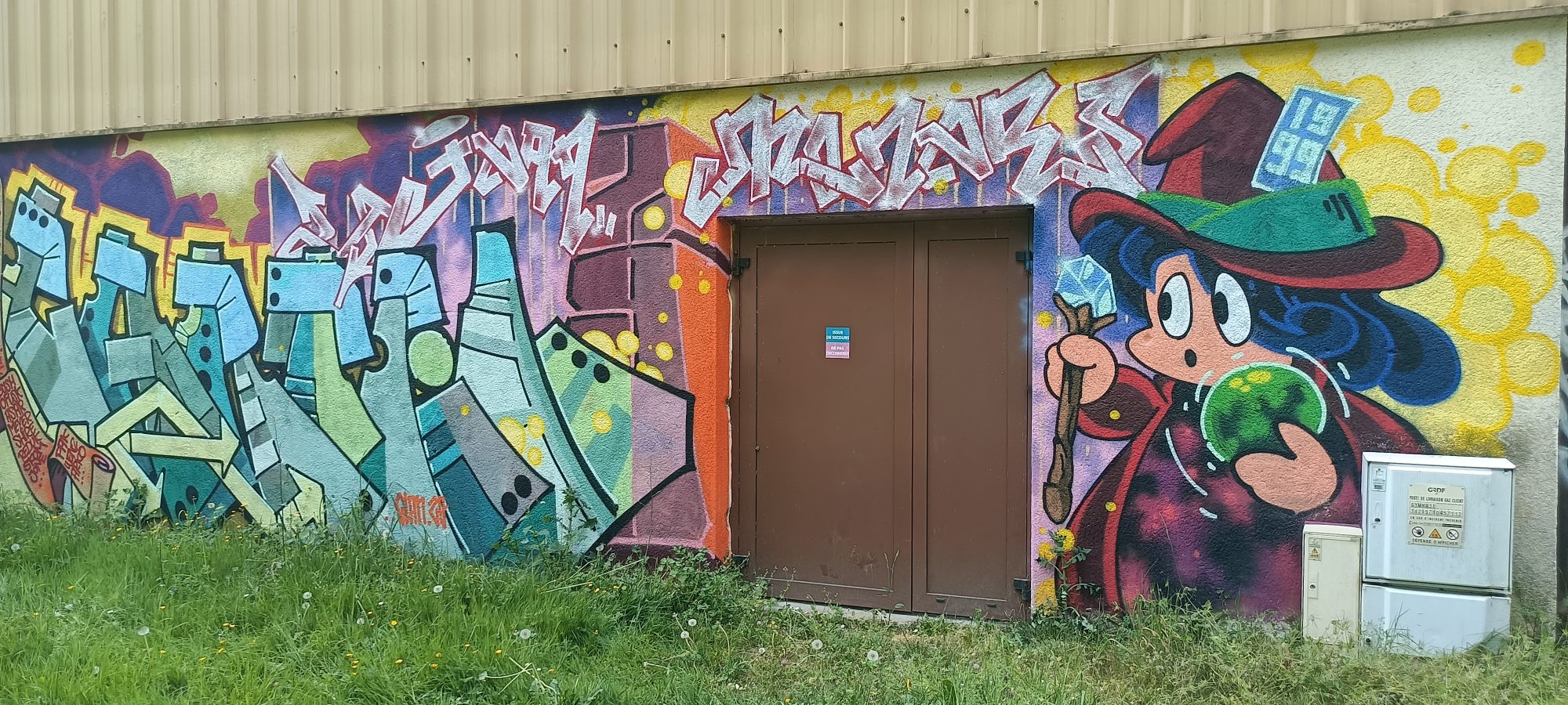Lettrage au petit sorcier peintre — Street art à Sainte-Luce-sur-Loire