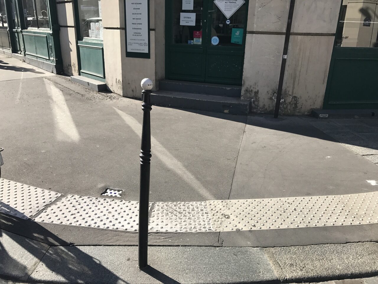 PA_297, Space Invader de la rue d'Argout — Street art de Invader à Paris