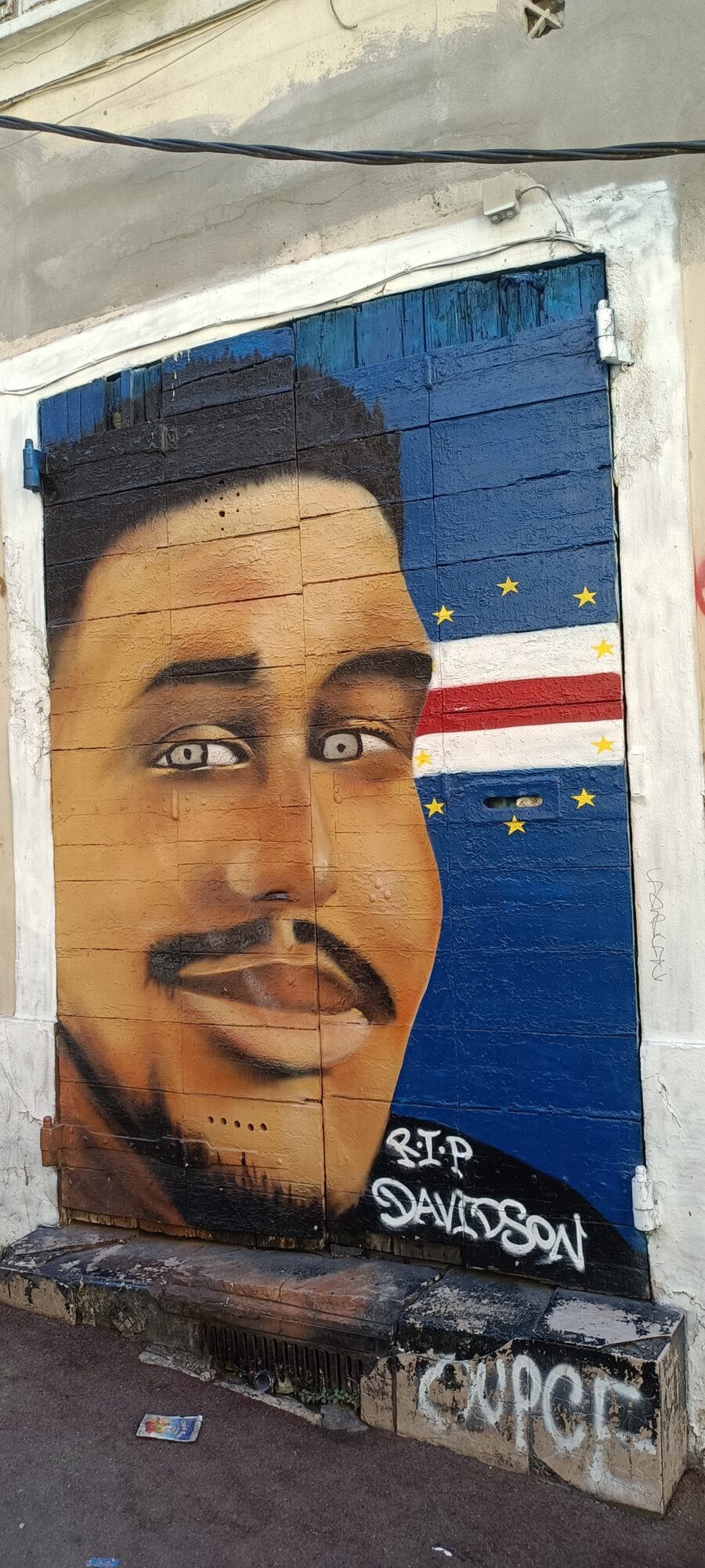 Tribute to Davidson with the Cape Verde Flag — Street art in Marseille