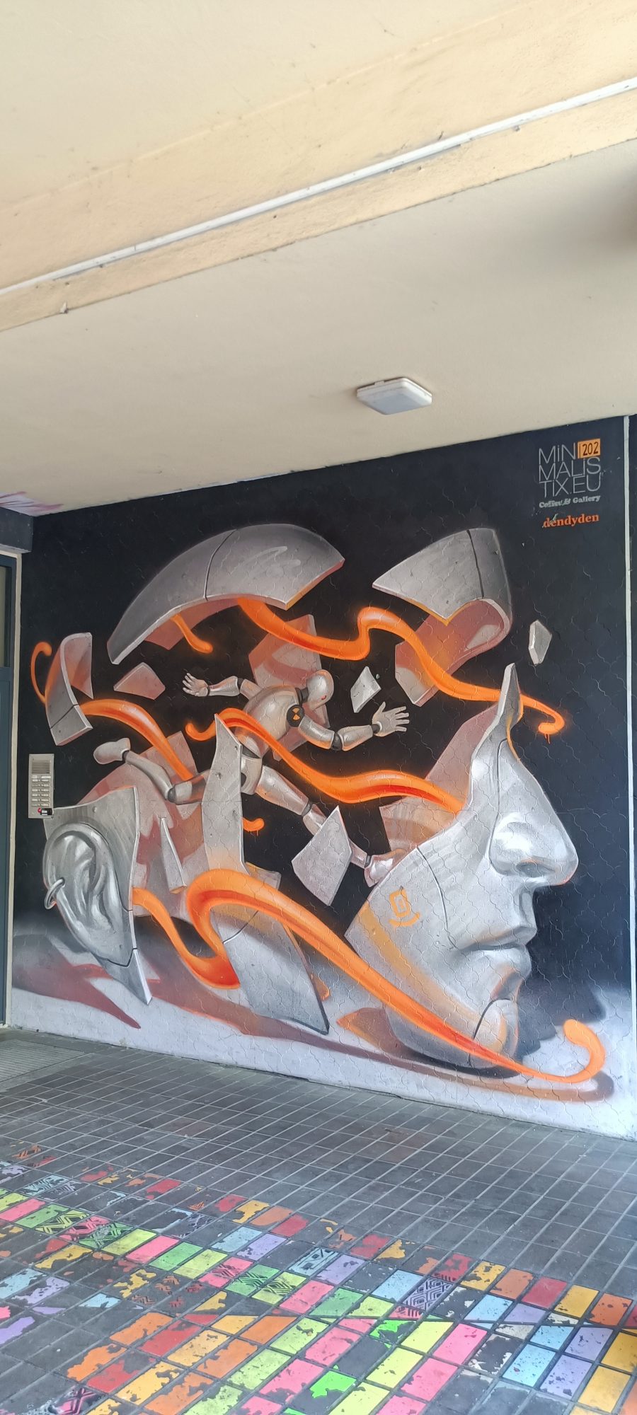 Visage éclaté de Dendyden — Street art de Dendyden à Berlin