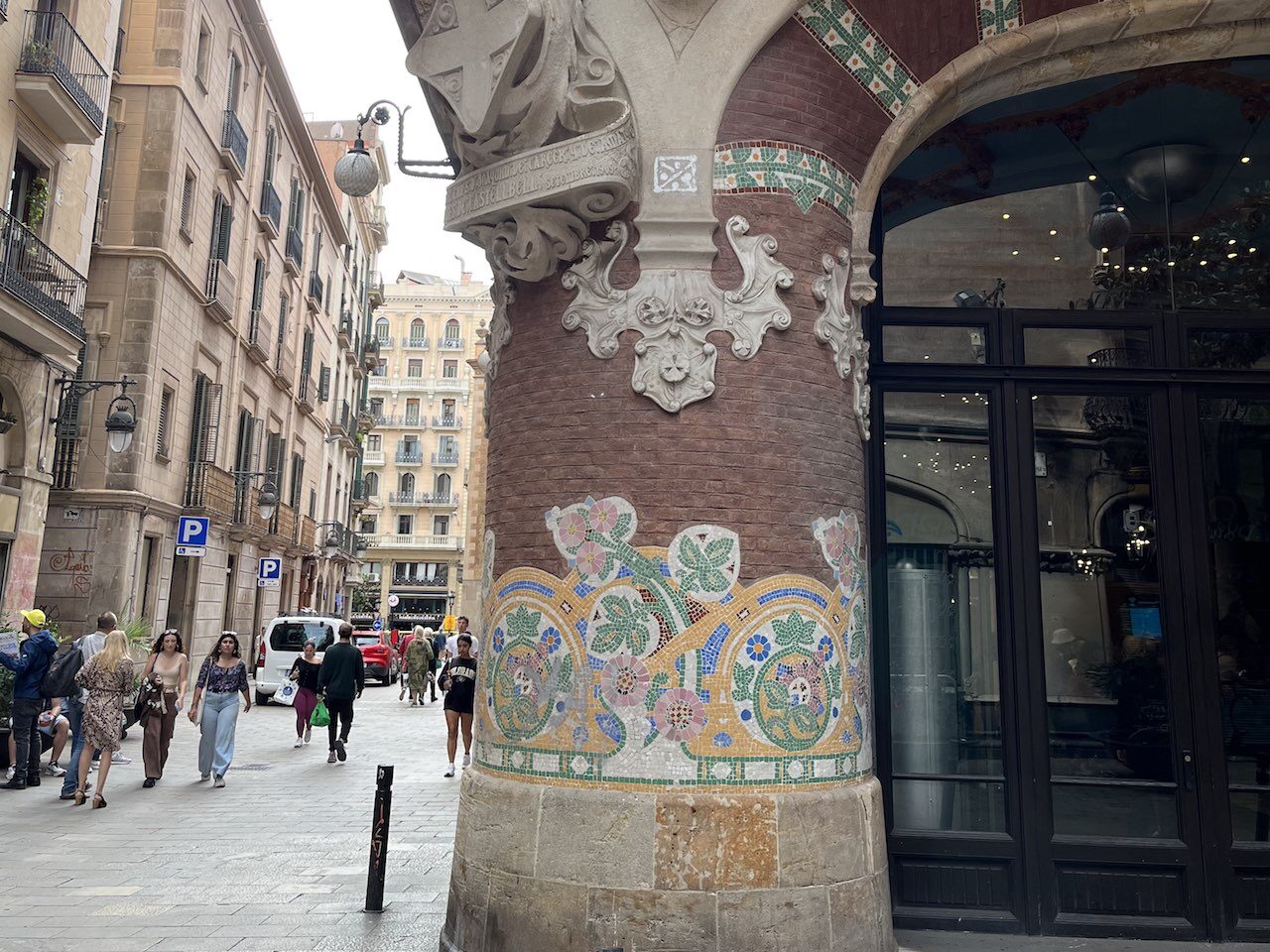 BRC_13, Space Invader on 4-6 Carrer del Palau de la Música — Street art by Invader in Barcelona