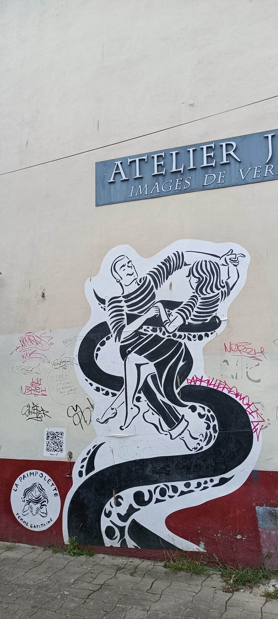 Danseurs et serpent, La Paimpolette — Street art à Paimpol