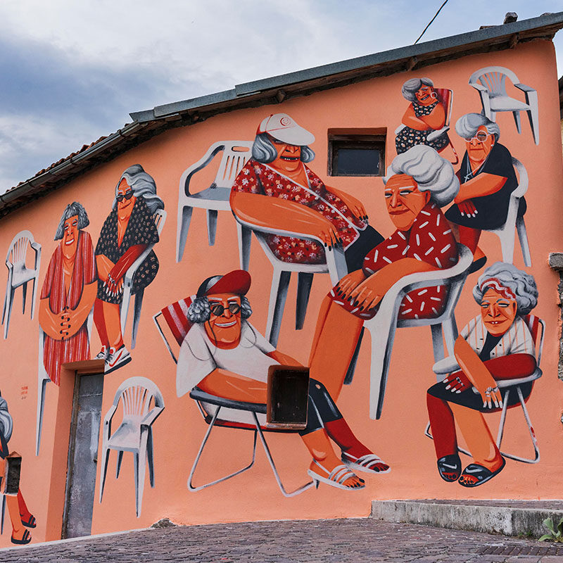 Nonne a la fresca — Street art de Marina Capdevila à Aielli