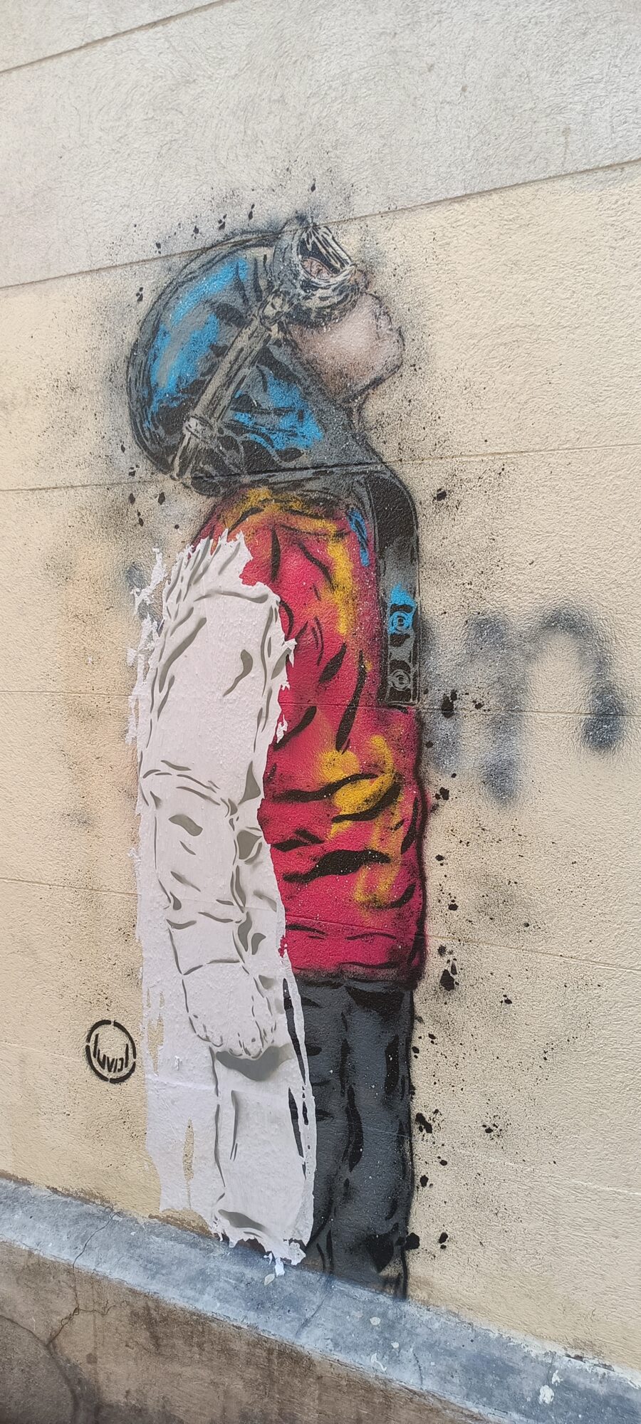 Collage de l'enfant au casque de ski — Street art à Marseille