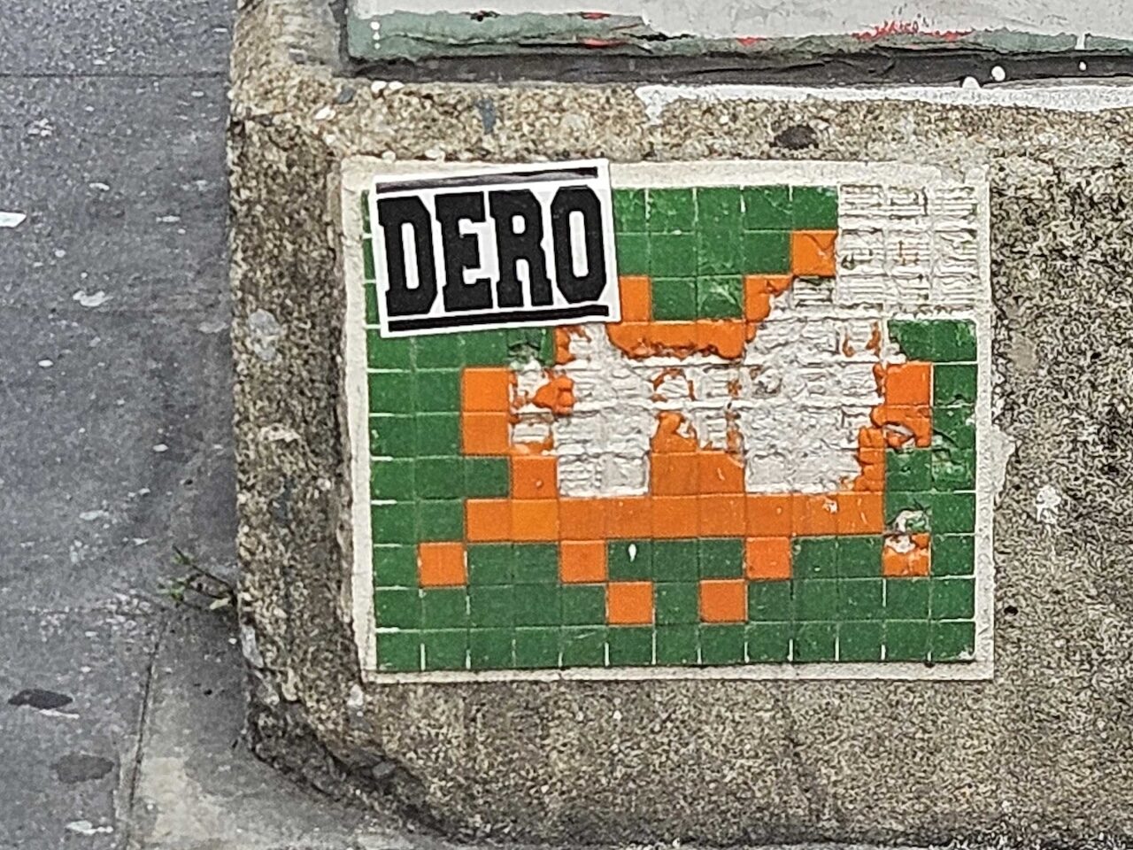 BGK_34, Space Invader on 8/2-6 Soi Sukhumvit 19 — Street art by Invader in Bangkok