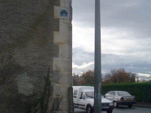 PAU_09, Space Invader de l'avenue du Doyen Robert Poplawski — Street art de Invader à Pau