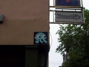 KLN_22, Space Invader de Buttermarkt 44 — Street art de Invader à Köln