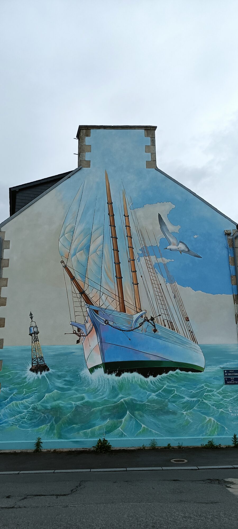 The Schooner of Rue des Goélettes — Street art by Alix de Ponnat, Thibaud de la Corbière in Paimpol