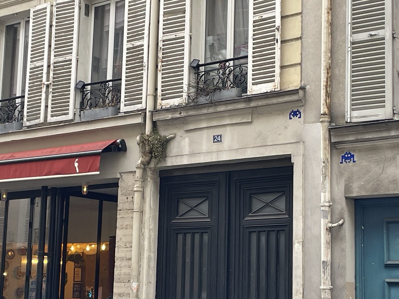 PA_11, Space Invader on 24 Rue Keller — Street art by Invader in Paris