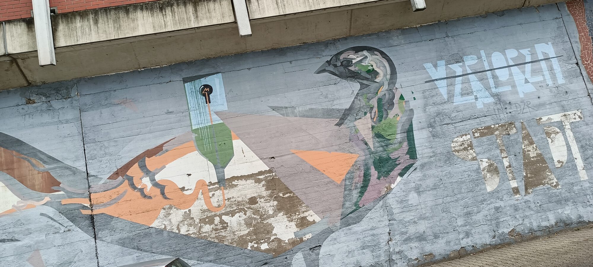 Verloren in der Stadt, Xabier Xtrm — Street art by Xabier Xtrm in Köln