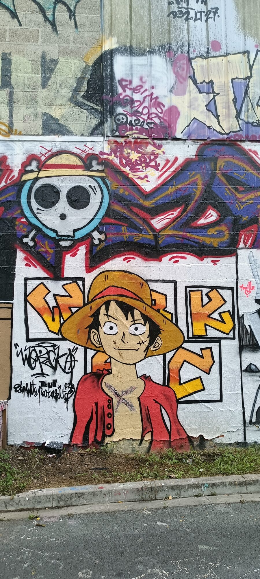Straw Hat Luffy and the Jolly Roger — Street art in Reims