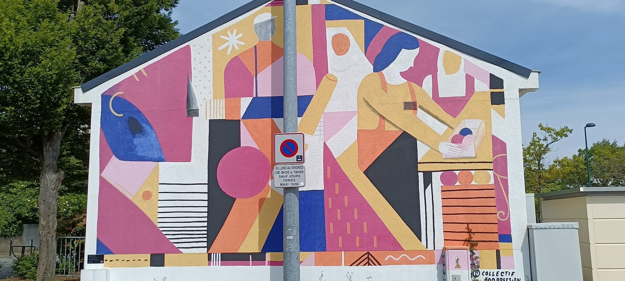 Geometric Gable by Collectif 100 Pression — Street art by Collectif 100 Pression in Sainte-Luce-sur-Loire