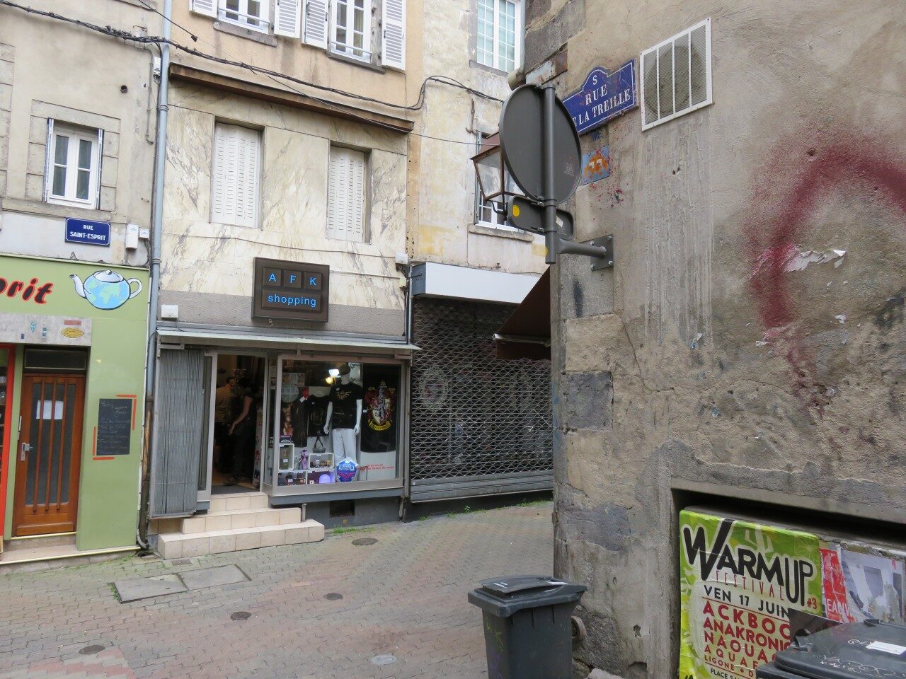 CLR_03, Space Invader de la rue de la Treille — Street art de Invader à Clermont-Ferrand