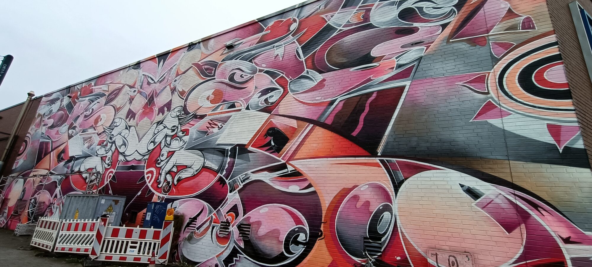 Fresque du B8-Center par How & Nosm — Street art de How & Nosm à Düsseldorf