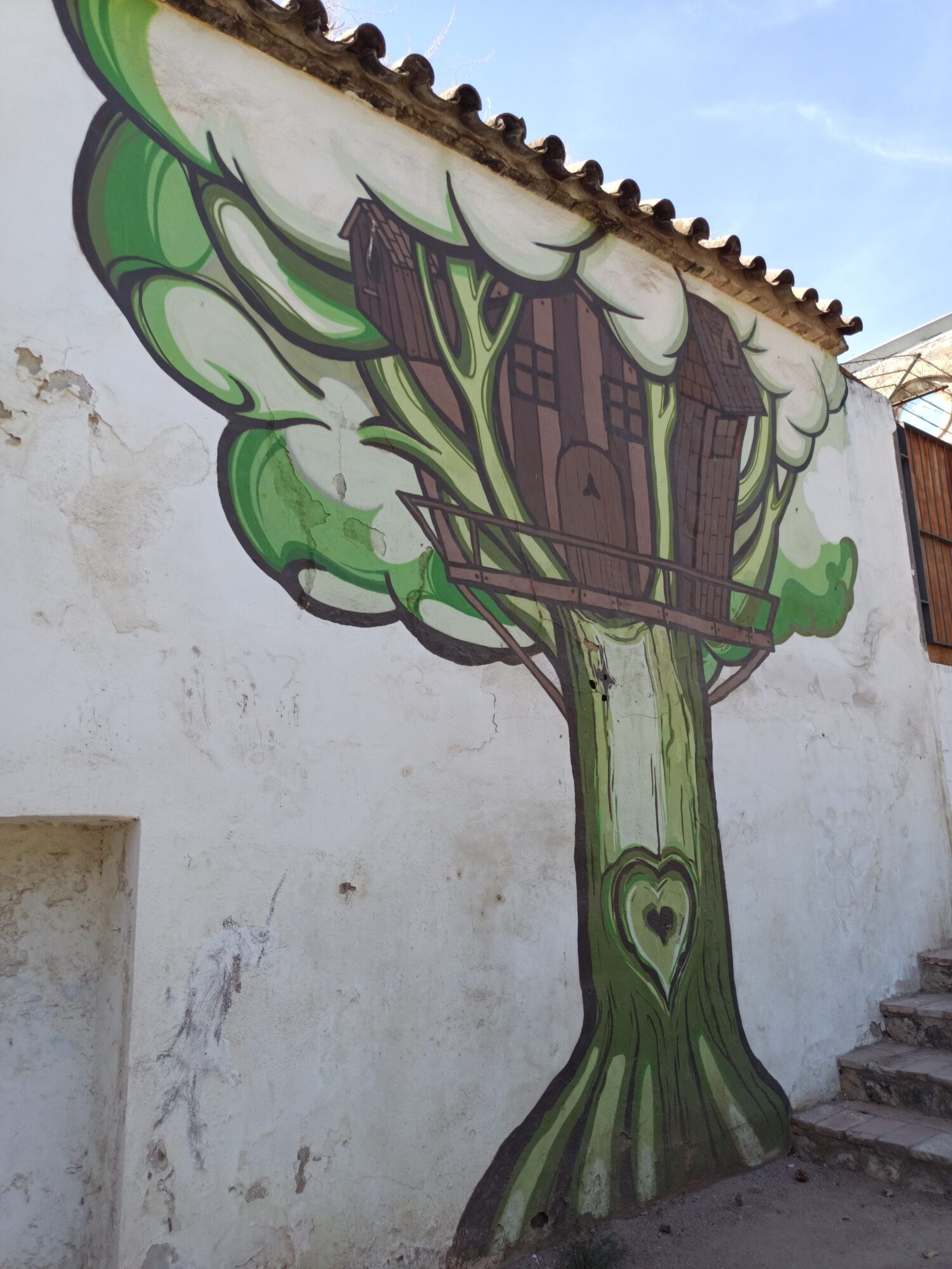 Tree Graffiti The tree house: graffiti in Córdoba