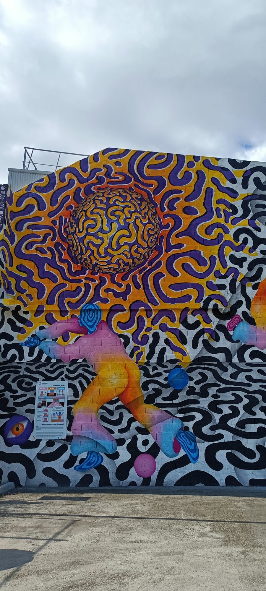 One Wall, a Graphic Court by Ocü — Street art by Ocü in Nantes