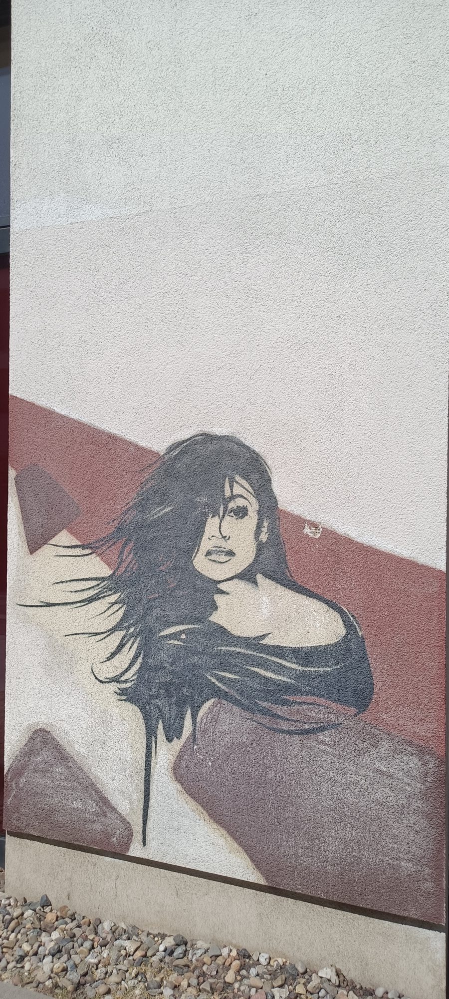 Femme aux cheveux au vent — Street art à Berlin