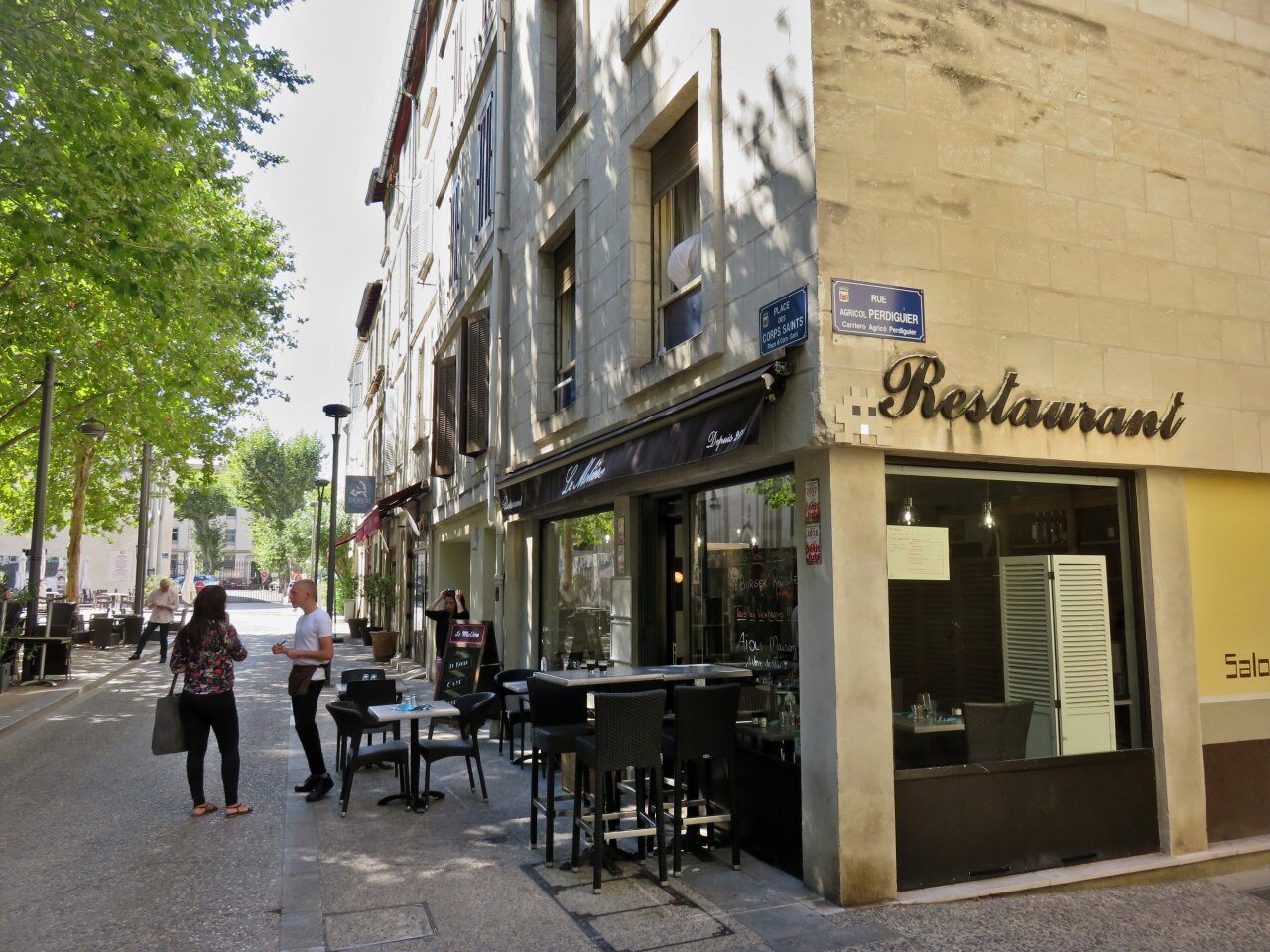 AVI_33, Space Invader on 68–74 Avenue Maréchal de Lattre de Tassigny — Street art by Invader in Avignon