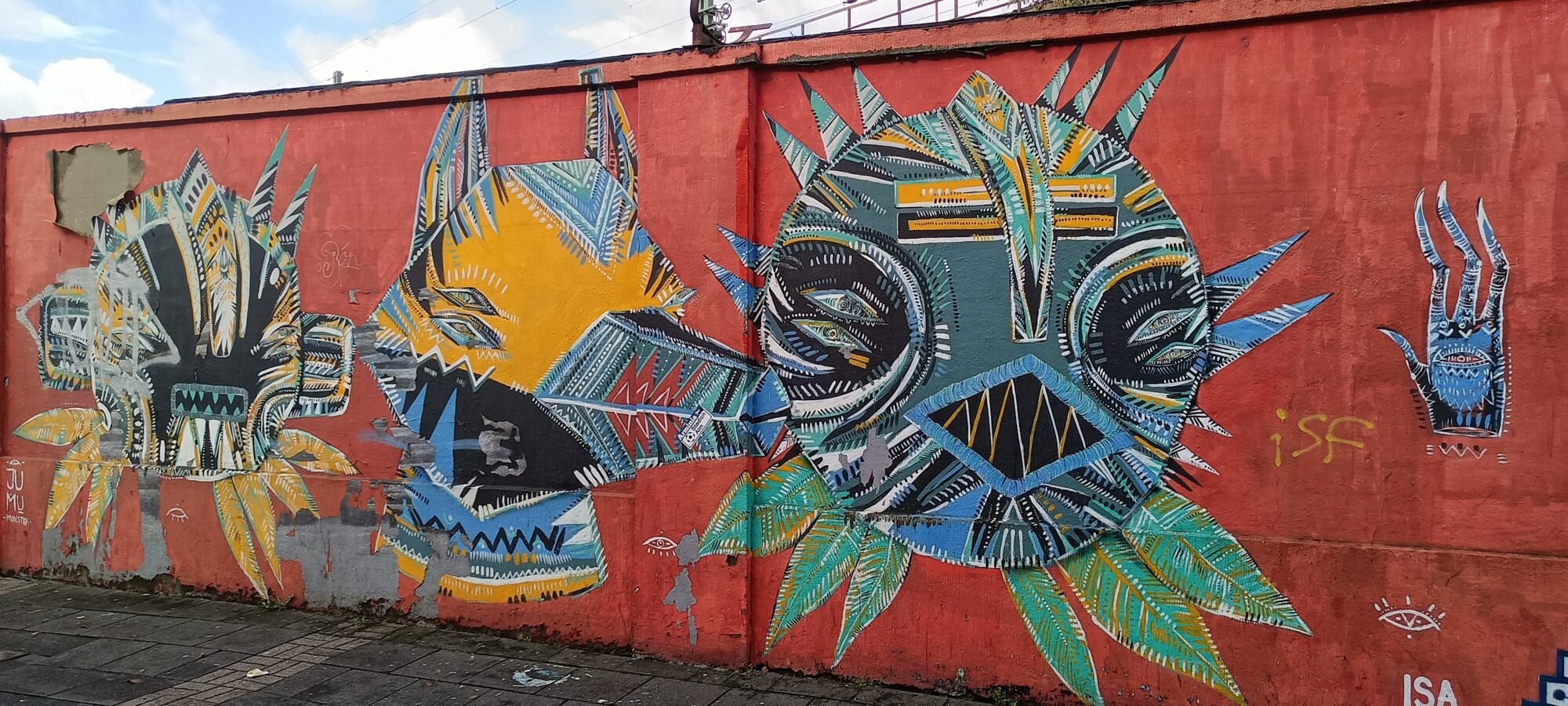 Masques dentelés par Guapo Sapo — Street art de Guapo Sapo à Köln
