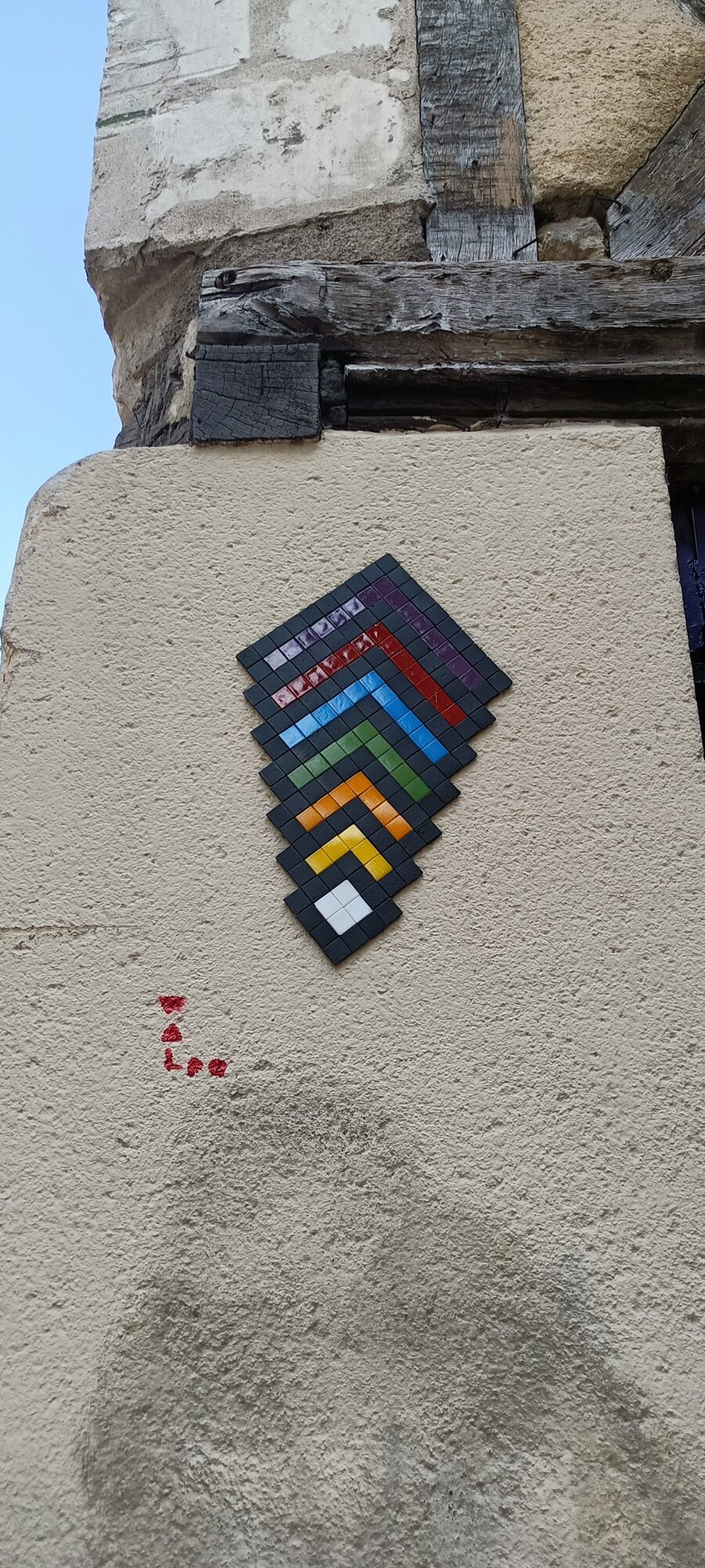 Rainbow chevron in tesserae — Street art by Waldo in Bourges