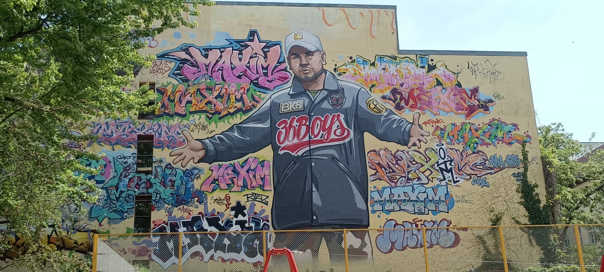 Maxim Tribute Wall — Street art in Berlin