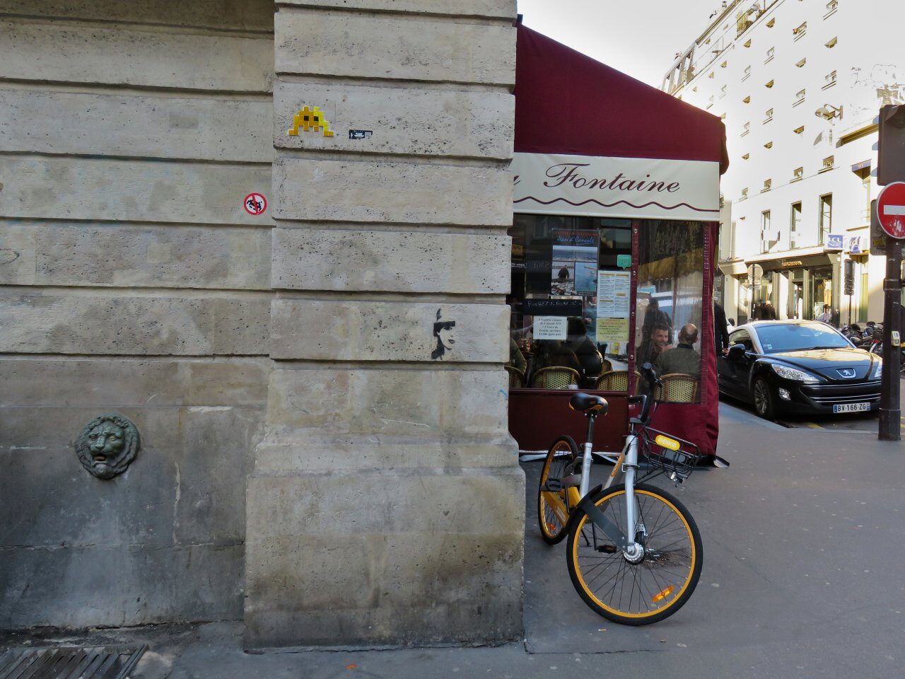 PA_128, Space Invader de la rue du Faubourg Saint-Antoine — Street art de Invader à Paris